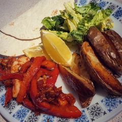 A picture of Stick mango chicken wraps.