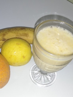 صورة لوصفة عصير البرتقال🍊 والليمون 🍋 والموز 🍌