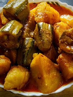 আলু পটলের ডালনা (Aloo Potoler Dalna recipe in bengali) রেসিপির প্রধান ছবি