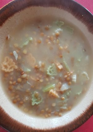 Foto principal de Sopa de lentejas y pasta