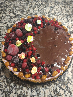 Una foto de Tarta de chocolate y frutos rojos 2