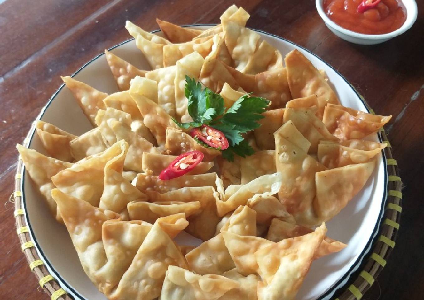 Pangsit Goreng Isi Ayam