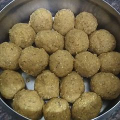 A picture of Besan coconut ladoo.
