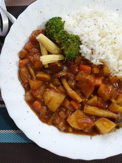 【素食料理】蘋果蔬菜咖哩 的食譜成品照片