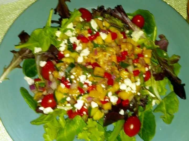 Simple Way Make Recipe Grilled tilapia over baby greens, topped w fresh mango salsa that is Can Pamper Your Tongue, Addictive}