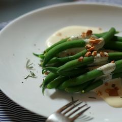 A picture of Green Beans with Creamy Mayonnaise Sauce.