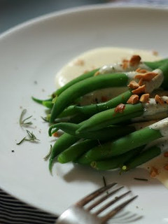 A picture of Green Beans with Creamy Mayonnaise Sauce.
