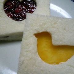 A picture of Easy☆Cute Die-Cut Sandwiches♪.
