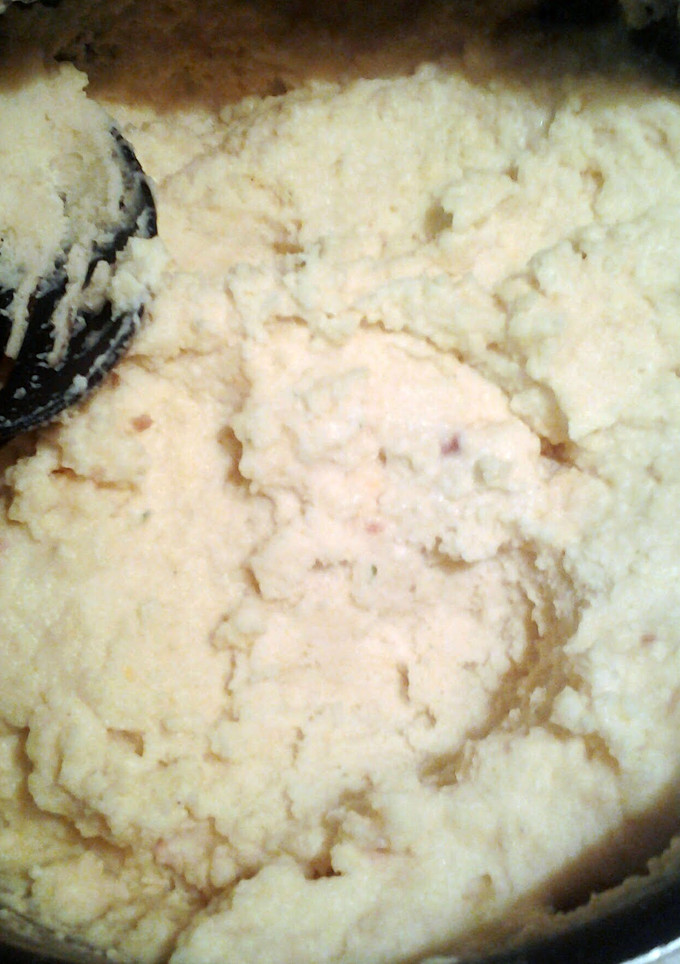 A picture of mashed potatoes.