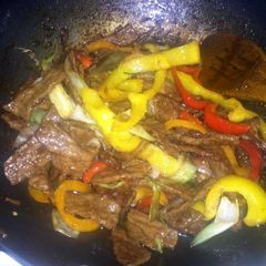 A picture of stir fry.