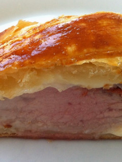 Una foto de Lomo de cerdo en masa de empanada