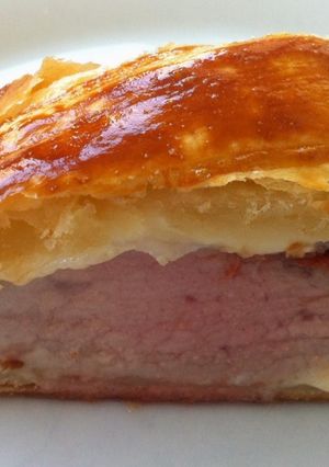 Una foto de Lomo de cerdo en masa de empanada