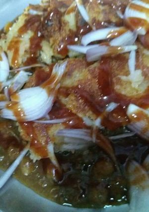A picture of Allo Tikki with white matar.