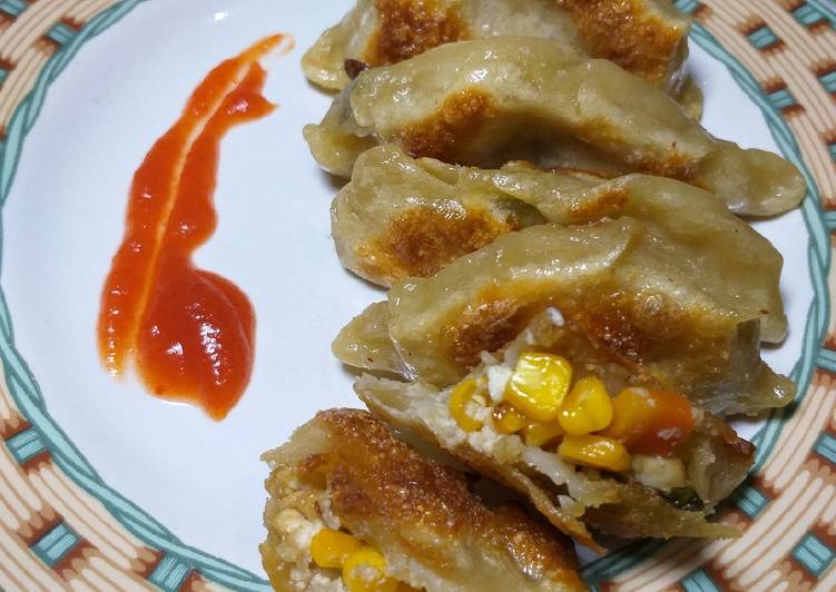Gyoza 餃子 / Mandu 만두 / Dumplings / Pangsit Vegetarian