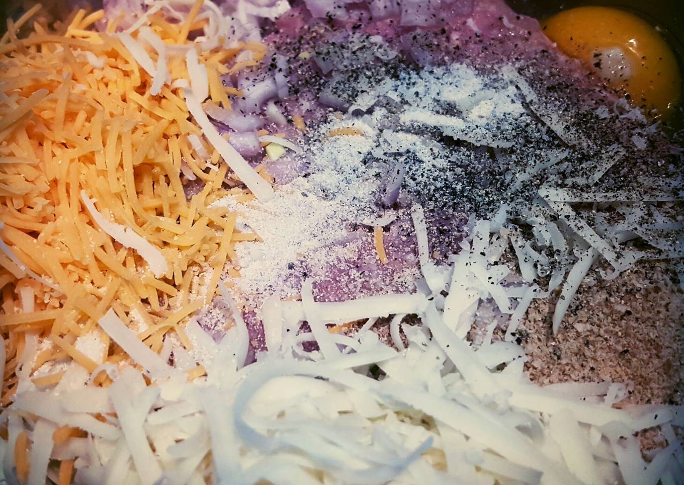 2 grilled turkey cheeseburgers