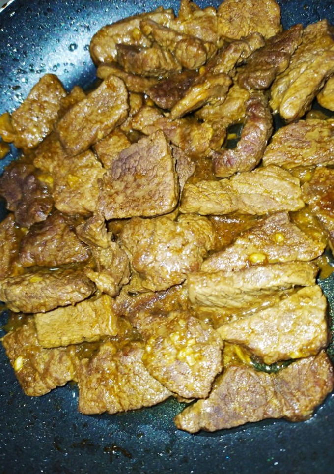 Una foto de Carne de ternera al whisky con salsa inglesa