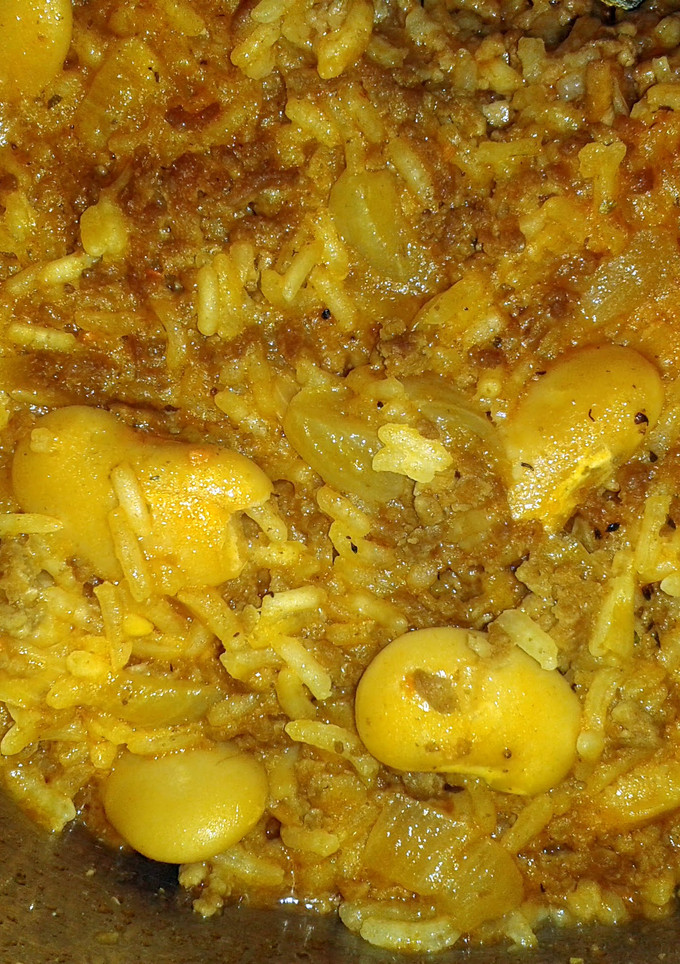 A picture of Minced meat with beans and rice.