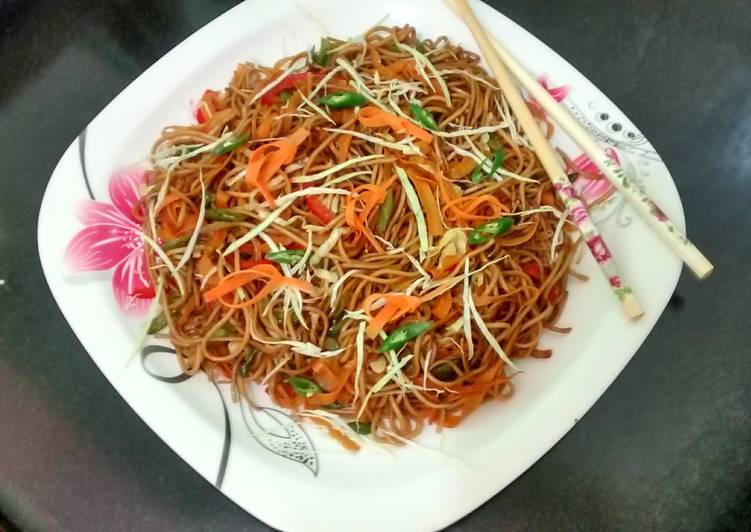 Recipe of Perfect Carrot Schezwan Chow mein 🍝