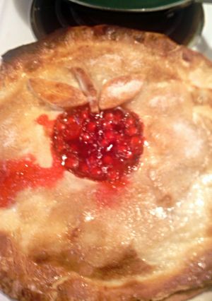A picture of sunhine 's candy apple pie.