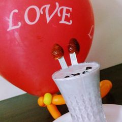 A picture of Strawberry milkshake.