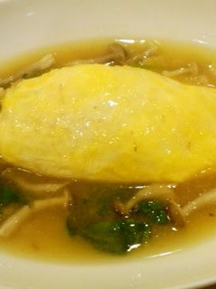 A picture of Japanese-Style Omurice ☆ With Mushroom Ankake Sauce.