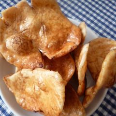 A picture of You Especially Want To Eat These If You Live Overseas! Soy Sauce Rice Crackers.