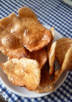 A picture of You Especially Want To Eat These If You Live Overseas! Soy Sauce Rice Crackers.