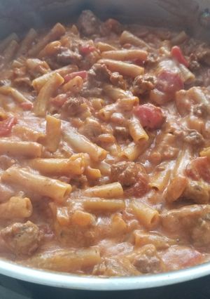 A picture of Cheeseburger Ziti Skillet.