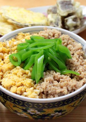 A picture of One Pan Tri-colour Miso Soboro Rice Bowl.