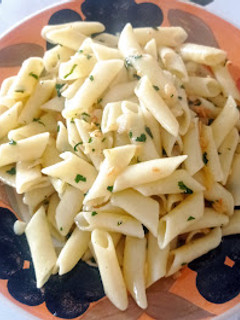 Una foto de Macarrones con ajo y perejil