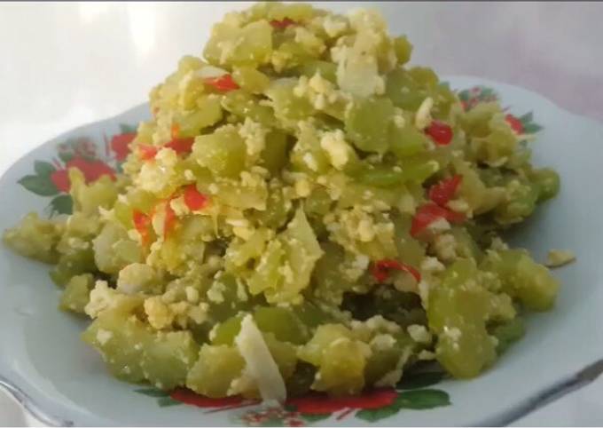 Cara Gampang Menyiapkan Pare tumis telur yang Menggugah Selera