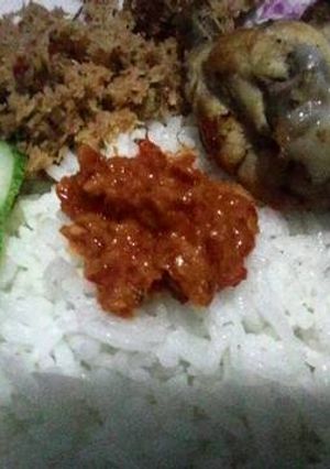 Foto resep Resep membuat ayam goreng untuk kluarga😋