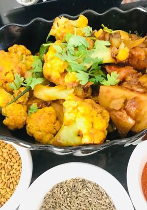 A picture of 3 spices gobhi aalo.