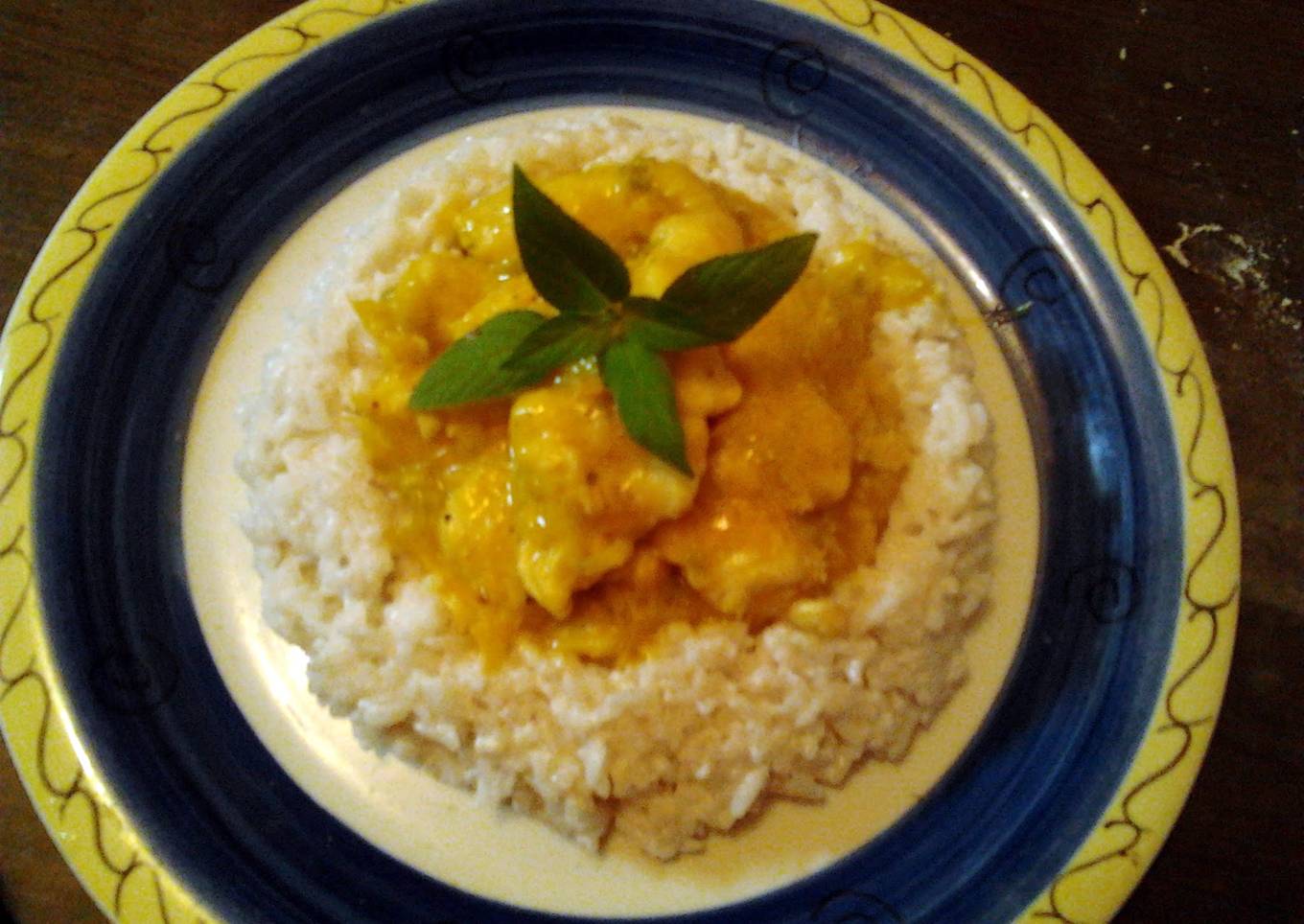 Amy's Ginger Fruity Curry with coconut Rice .