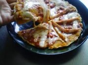 A picture of pizza with mayo