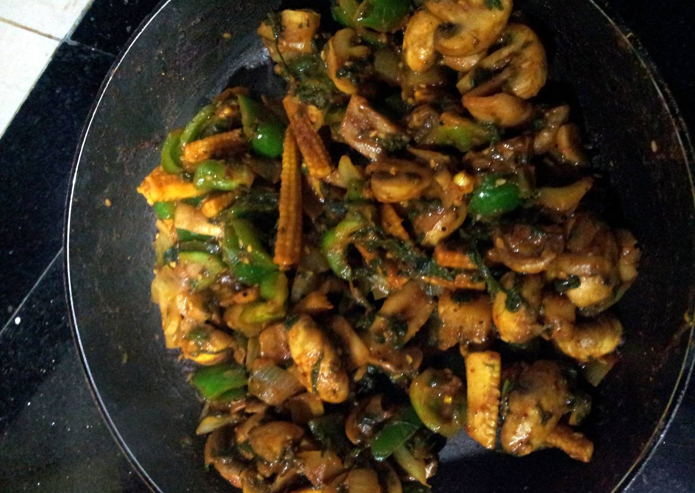 Spinach, Mushroom, Babycorn and capsicum