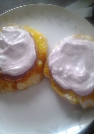 A picture of Fancy and simple eggs in a basket.