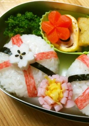 A picture of Temari Nigiri Bento.