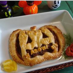 A picture of Try it for Halloween! Simple Meat Pie 2009.