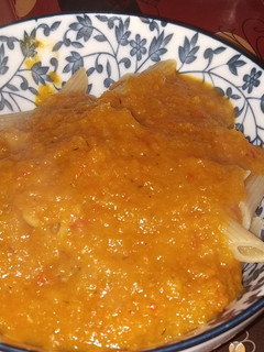 Una foto de Pasta integral con salsa de verdura