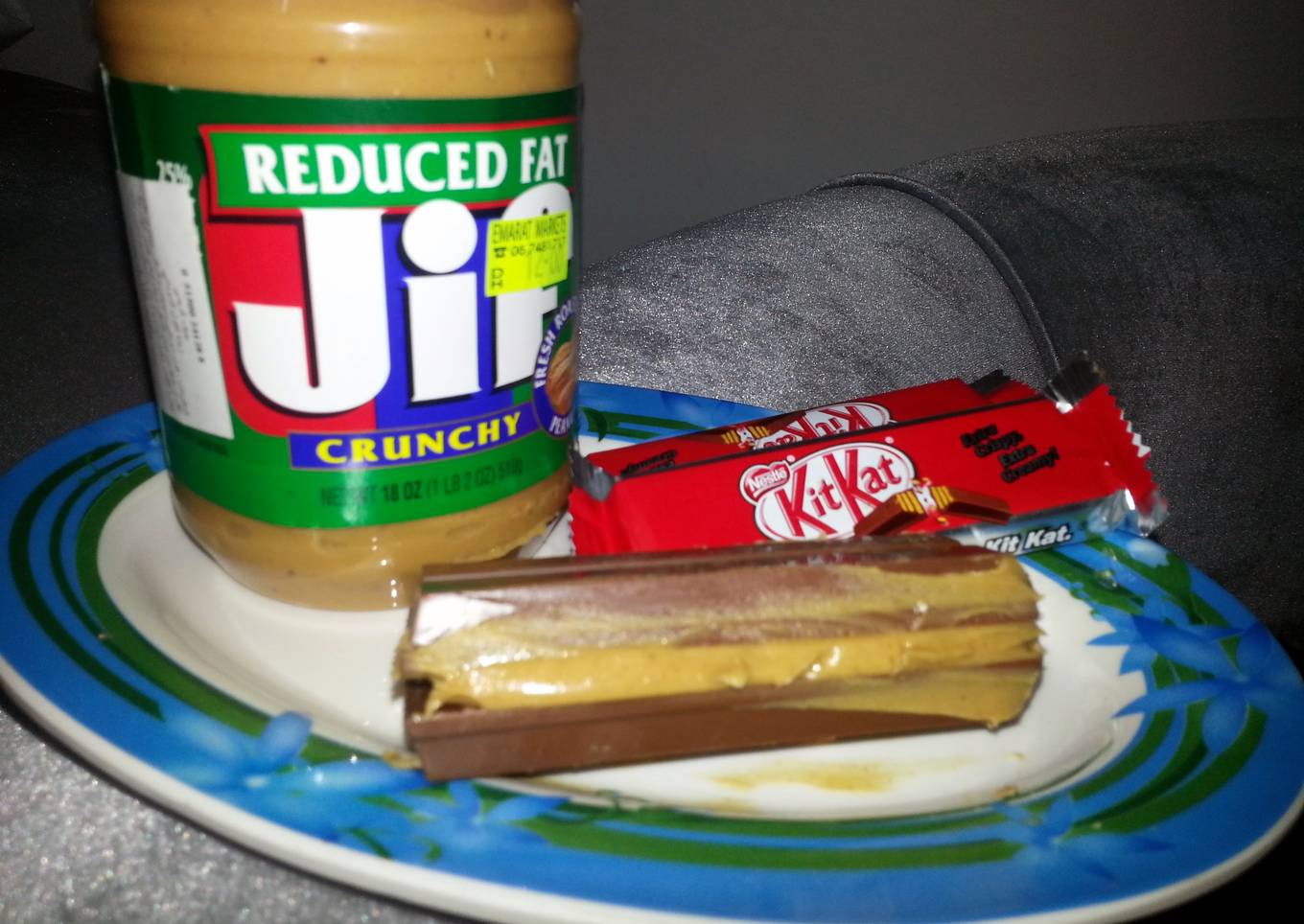 peanut butter kit kat sandwich