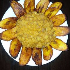 A picture of Porriage beans with fried plantain.