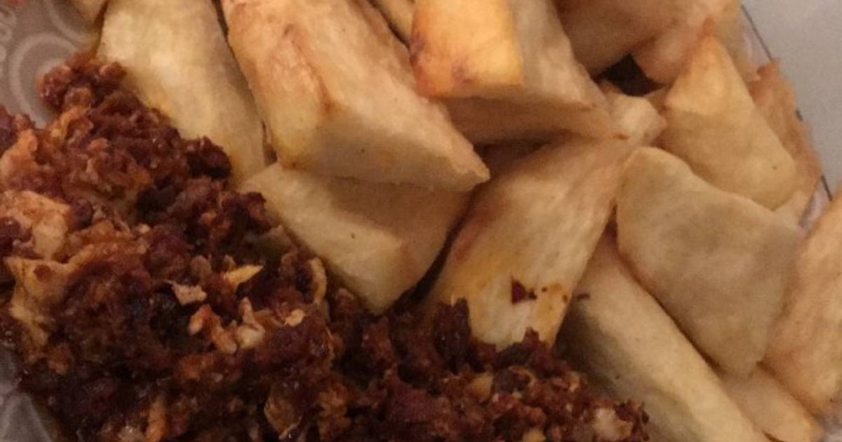 Fried yam and egg sauce Recipe by Aisha Nasir Cookpad