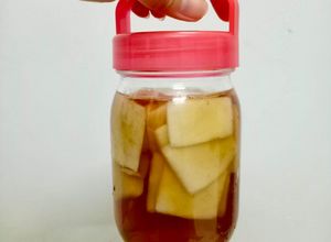 Hình của món Vỏ Củ Cải Ngâm Tương Wasabi.