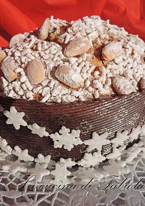 Foto di Panettone casalingo con gocce di cioccolato