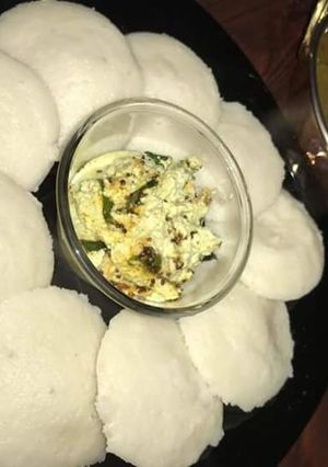 A picture of Idli sambhar.