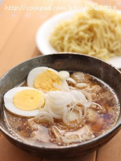 A picture of [Easy] Tsukemen (Noodles with Dipping Sauce) with Instant Ramen.