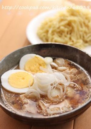 A picture of [Easy] Tsukemen (Noodles with Dipping Sauce) with Instant Ramen.