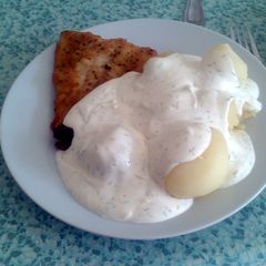 A picture of cold lemon and dill sauce.
