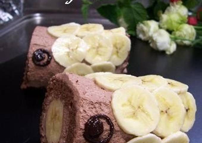 Easiest Way to Prepare Super Quick Homemade Chocolate &amp; Banana Carp Banner Cake for Kid&#39;s Day